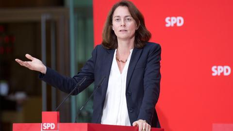 Die designierte SPD-Generalsekretärin Katarina Barley spricht auf einer Pressekonferenz am 02.11.2015 in Berlin.