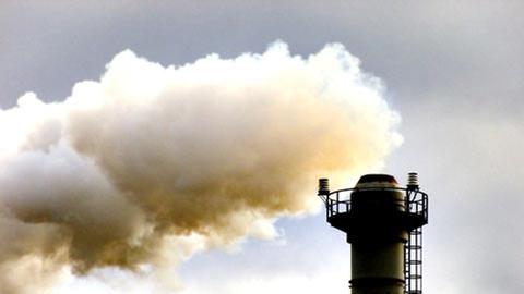 Turmes: Stromkonzerne sollen ihre Verschmutzungszertifikate voll kaufen.