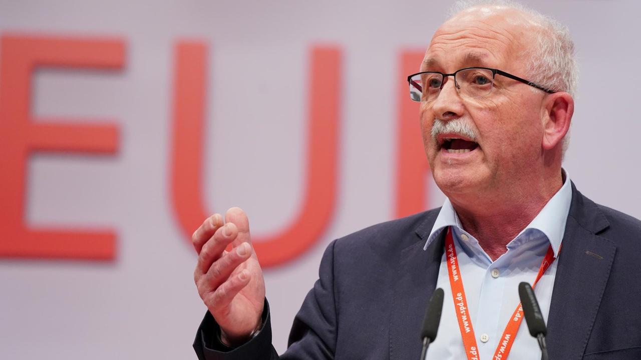 Udo Bullmann spricht beim SPD-Bundesparteitag Udo Bullmann spricht beim SPD-Bundesparteitag
