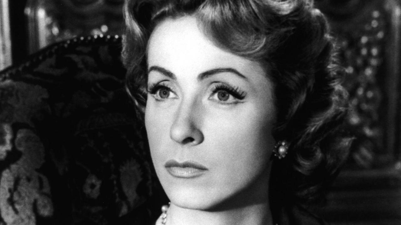 Die Schauspielerin Danielle Darrieux 1959 im Film "Marie Octobre" Die Schauspielerin Danielle Darrieux 1959 im Film "Marie Octobre"