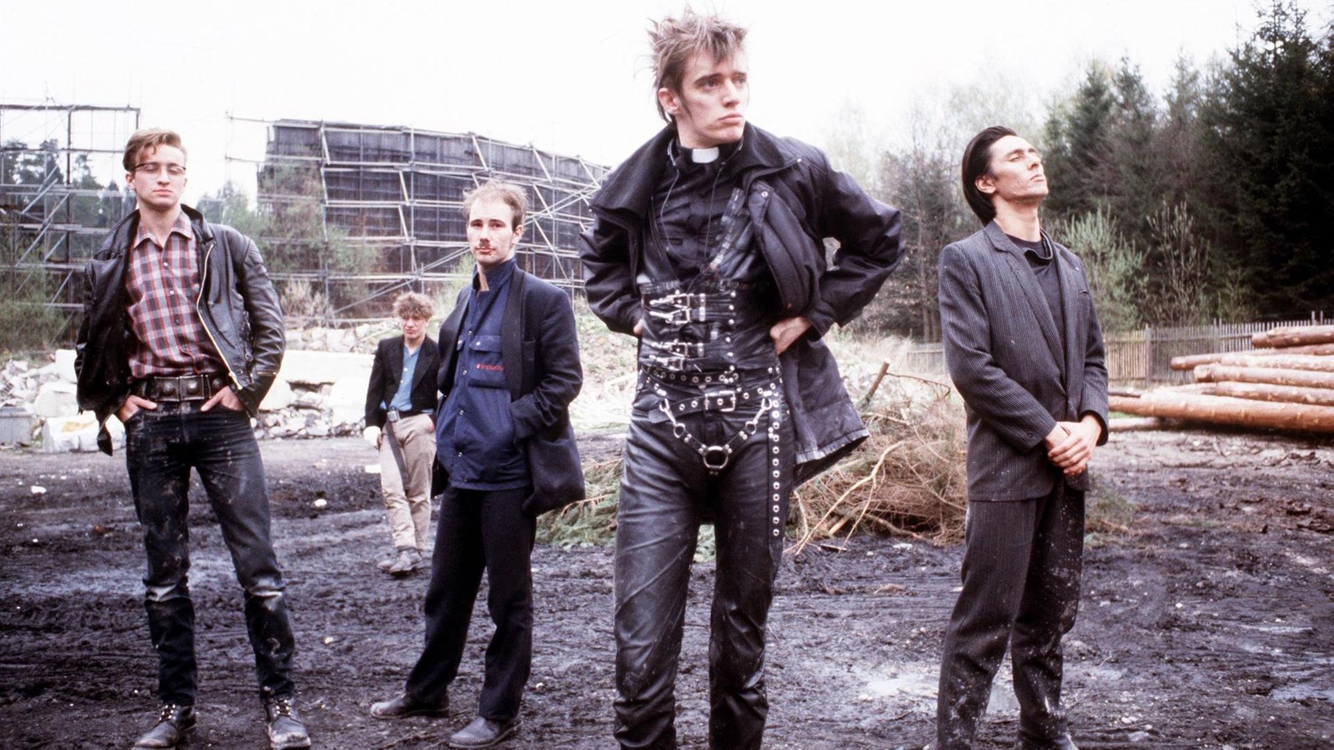 Eine historische Aufnahme der Band "Einstürzende Neubauten" aus Berlin. Eine historische Aufnahme der Band "Einstürzende Neubauten" aus Berlin.