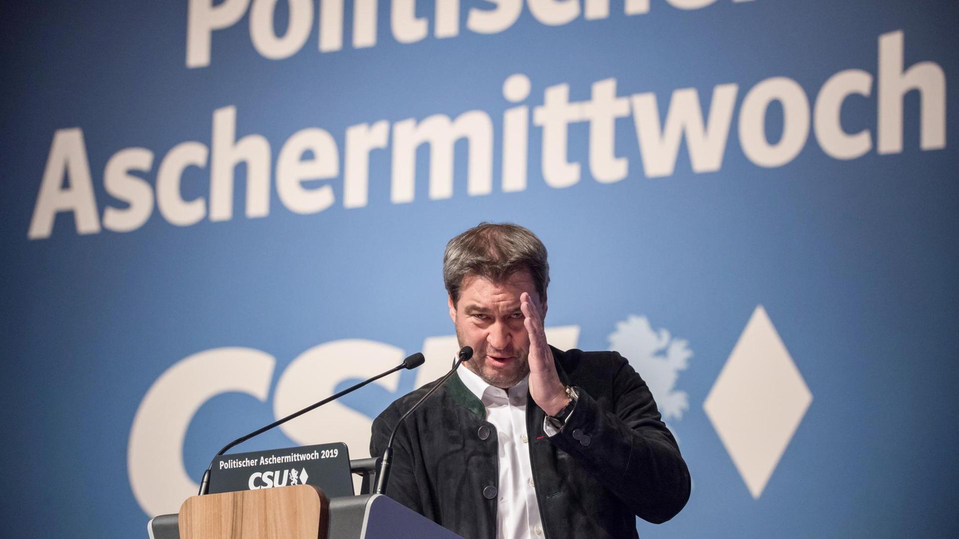 Markus Söder, CSU-Parteivorsitzender und Ministerpräsident von Bayern, spricht beim politischen Aschermittwoch der CSU. Markus Söder, CSU-Parteivorsitzender und Ministerpräsident von Bayern, spricht beim politischen Aschermittwoch der CSU.