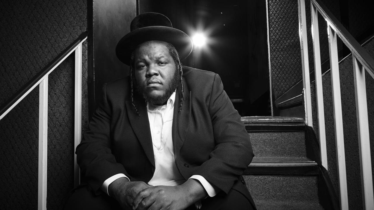 Der amerikanische Rapper Nissim Black. Heute rappt er als stenggläubiger Jude über Gott Der amerikanische Rapper Nissim Black. Heute rappt er als stenggläubiger Jude über Gott