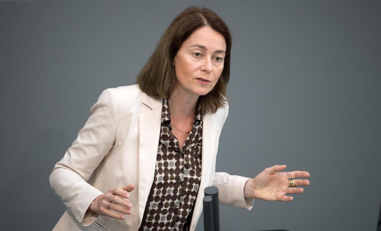 Katarina Barley, Ministerin für Justiz und Verbraucherschutz, spricht während der Haushaltsdebatte im Bundestag. Katarina Barley, Ministerin für Justiz und Verbraucherschutz, spricht während der Haushaltsdebatte im Bundestag.