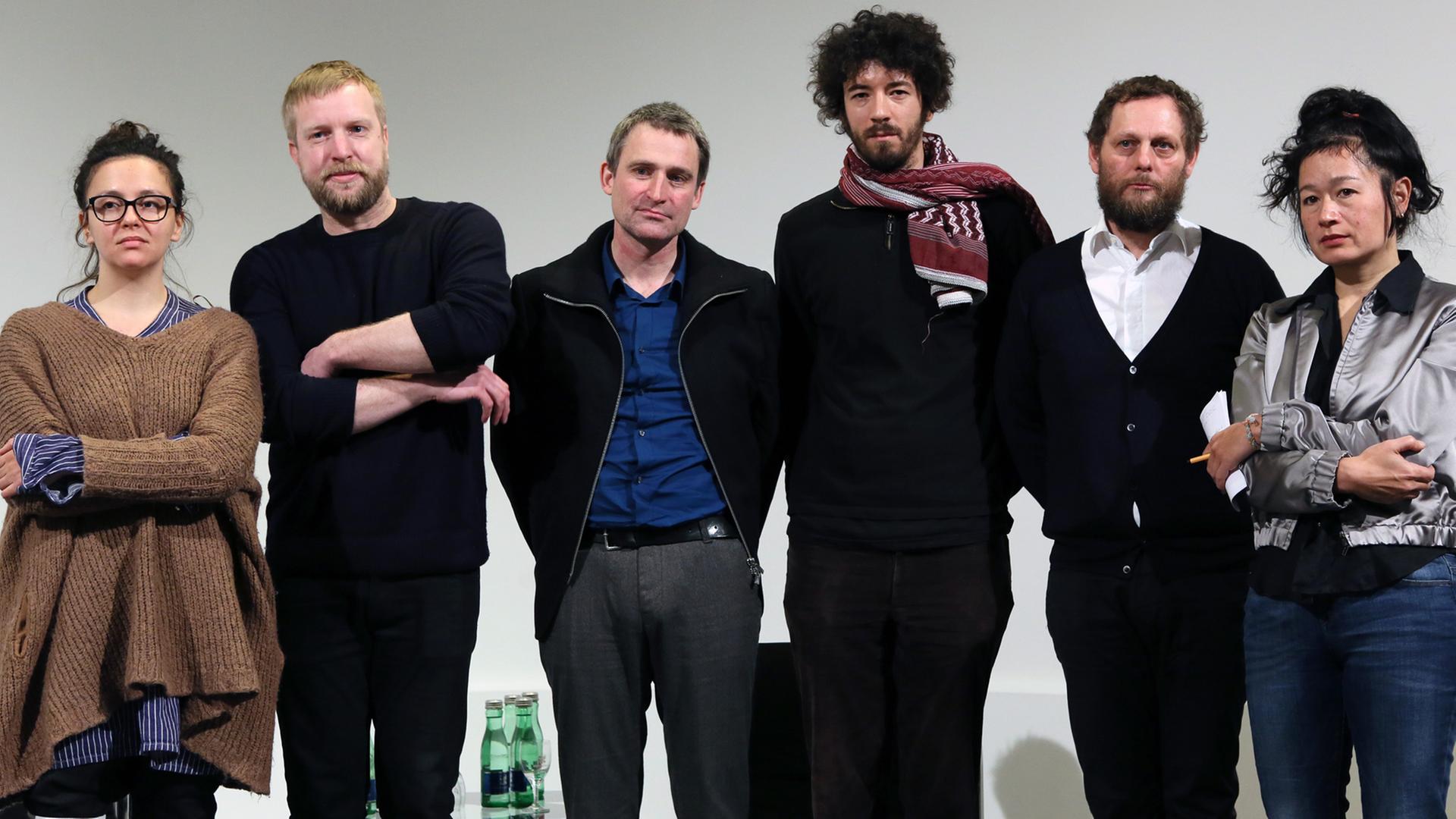 Bestücken den Deutschen Pavillon auf der Venedig-Bienale 2015: Die Künstler (l-r) Jasmina Metwaly, Tobias Zielony, Kurator Florian Ebner, Philip Rizk, Olaf Nicolai und Hito Steyerl. Bestücken den Deutschen Pavillon auf der Venedig-Bienale 2015: Die Künstler (l-r) Jasmina Metwaly, Tobias Zielony, Kurator Florian Ebner, Philip Rizk, Olaf Nicolai und Hito Steyerl.