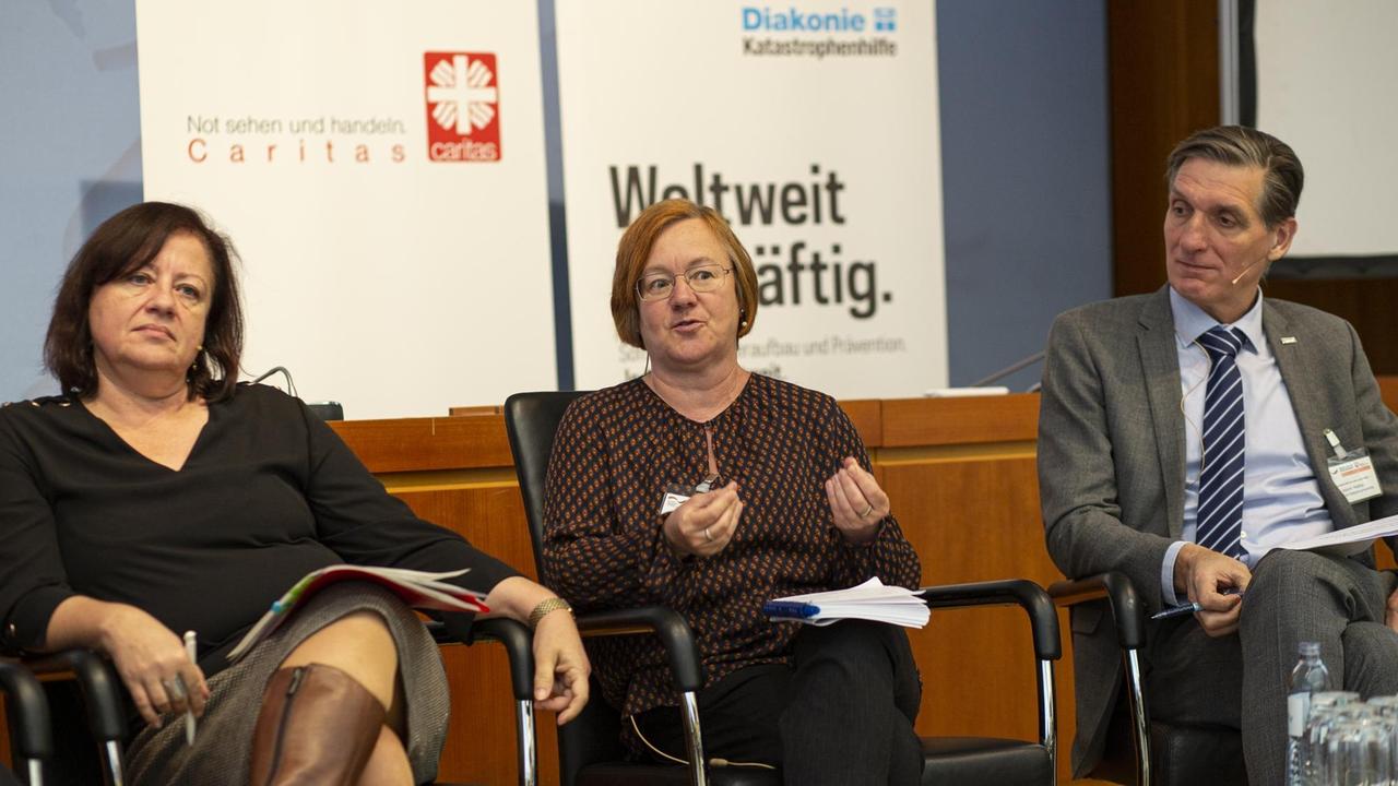 Veranstaltung "Humanitäre Hilfe 50 Jahre nach Biafra" im Auswärtigen Amt in Berlin Veranstaltung "Humanitäre Hilfe 50 Jahre nach Biafra" im Auswärtigen Amt in Berlin