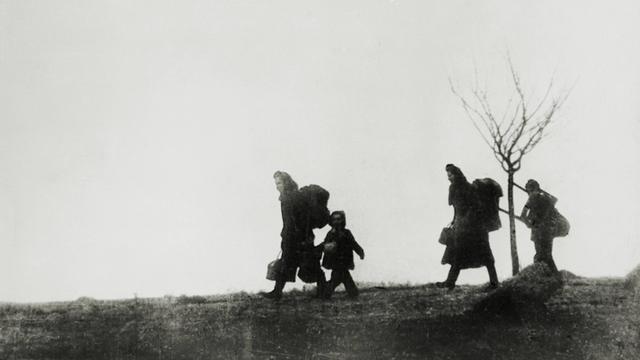 Flüchtlinge 1945 auf dem Weg nach Westen