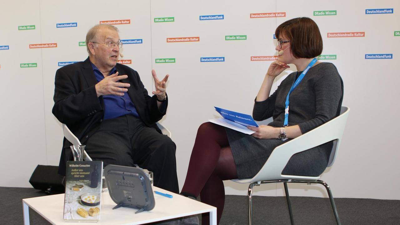 Der Autor Wilhelm Genazino im Gespräch mit Maja Ellmenreich auf der Buchmesse Frankfurt 2016 Der Autor Wilhelm Genazino im Gespräch mit Maja Ellmenreich auf der Buchmesse Frankfurt 2016
