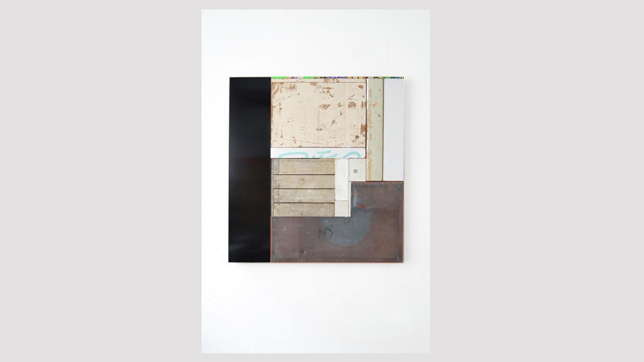 Kunswerk des niederländischen Künstlers Bram Braam in der Galerie Burster. Zu sehen ist ein Werk gebaut aus Alltagsmaterialien: gefundenen Holzstücke und Baustoffe. Kunswerk des niederländischen Künstlers Bram Braam in der Galerie Burster. Zu sehen ist ein Werk gebaut aus Alltagsmaterialien: gefundenen Holzstücke und Baustoffe.