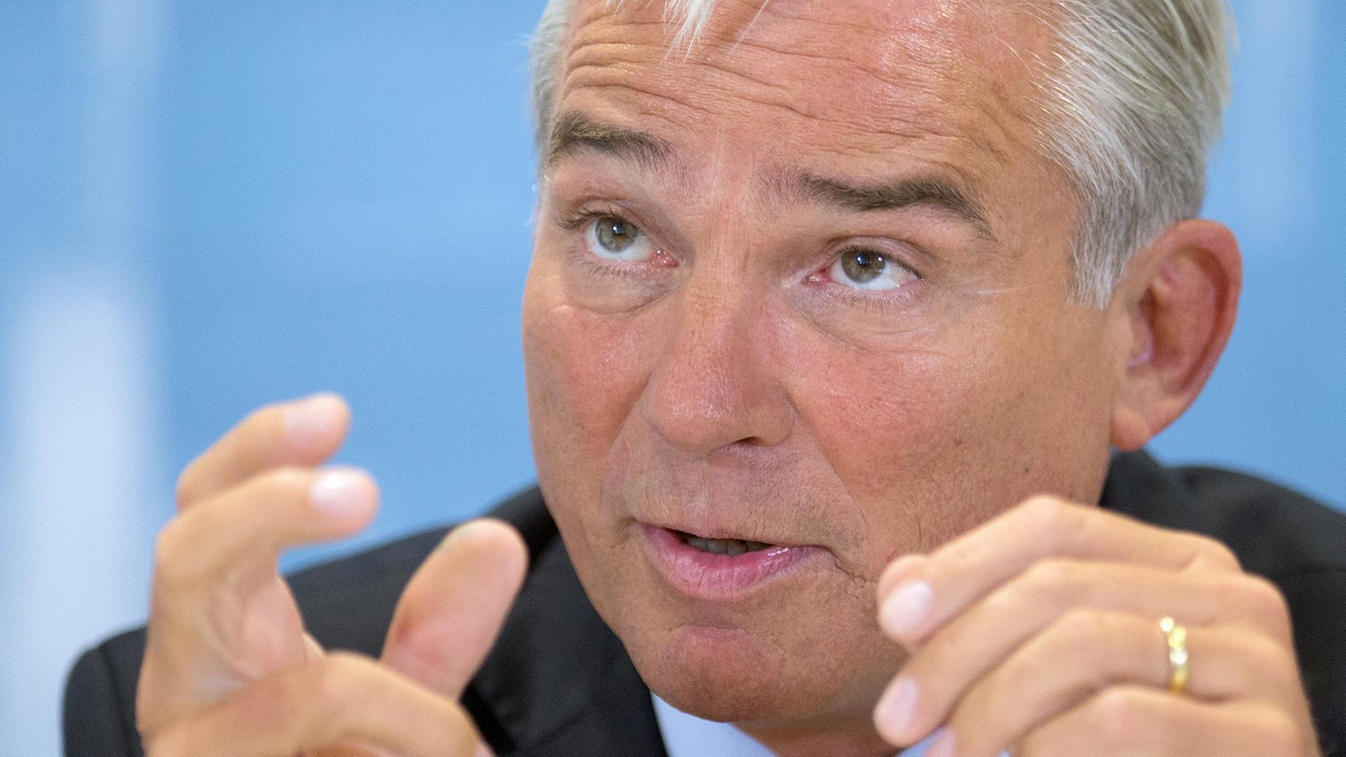 Thomas Strobl, der Landesvorsitzende der CDU Baden-Württemberg, spricht am 27.05.2014 in Stuttgart (Baden-Württemberg) bei einer Pressekonferenz zu Journalisten. Thomas Strobl, der Landesvorsitzende der CDU Baden-Württemberg, spricht am 27.05.2014 in Stuttgart (Baden-Württemberg) bei einer Pressekonferenz zu Journalisten.