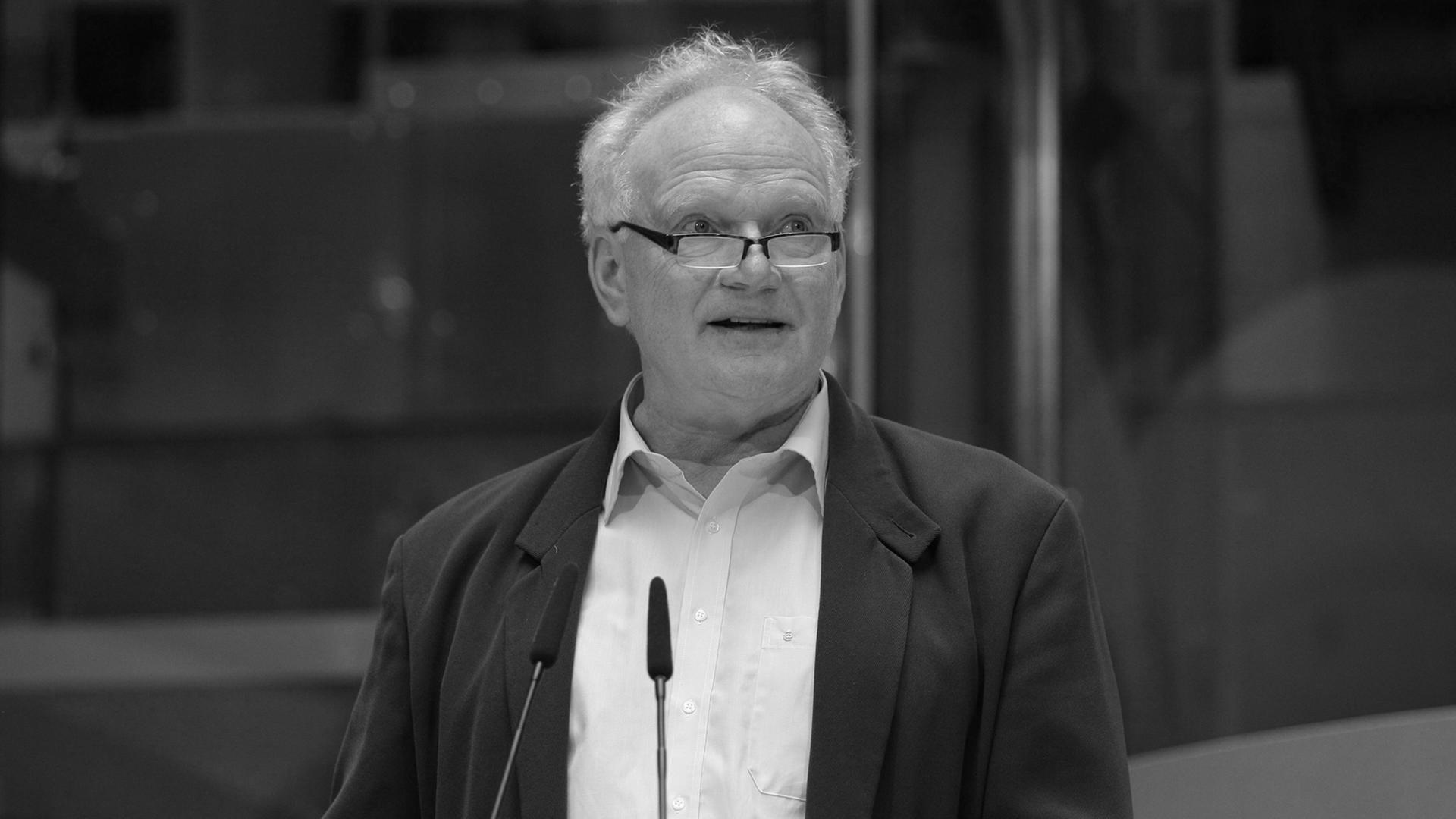 Der Soziologe Ulrich Beck auf einer Veranstaltung im Juni 2013. Der Soziologe Ulrich Beck auf einer Veranstaltung im Juni 2013.