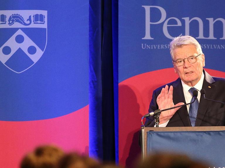 Bundespräsident Joachim Gauck sprich beim Besuch der University of Pennsylvania in Philadelphia in den USA.