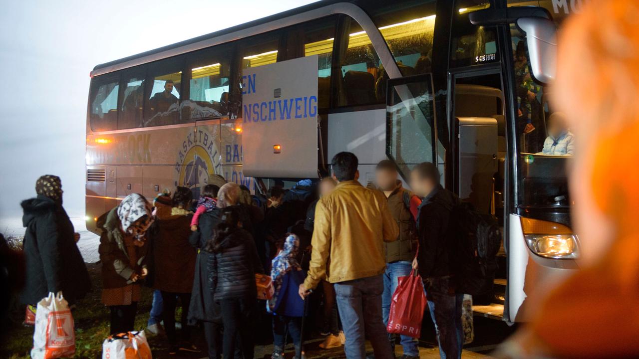 Ankommende Flüchtlinge in Sumte Ankommende Flüchtlinge in Sumte