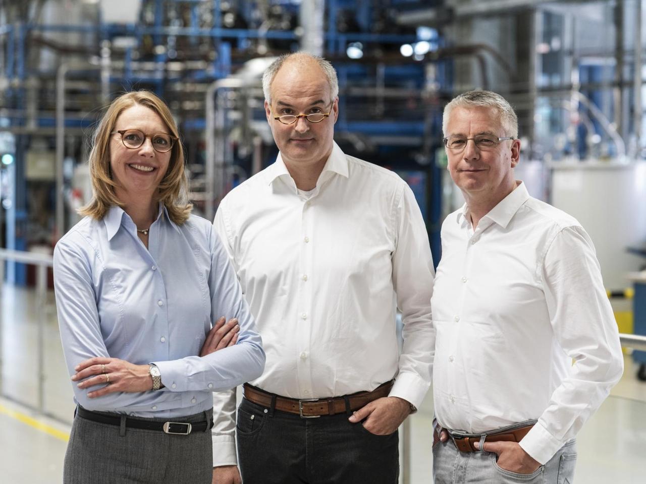 Dr. rer. nat. Berit Stange, Dr. rer. nat. Christoph Gürtler, Prof. Dr. rer. nat. Walter Leitner (v.l.n.r.) Dr. rer. nat. Berit Stange, Dr. rer. nat. Christoph Gürtler, Prof. Dr. rer. nat. Walter Leitner (v.l.n.r.)
