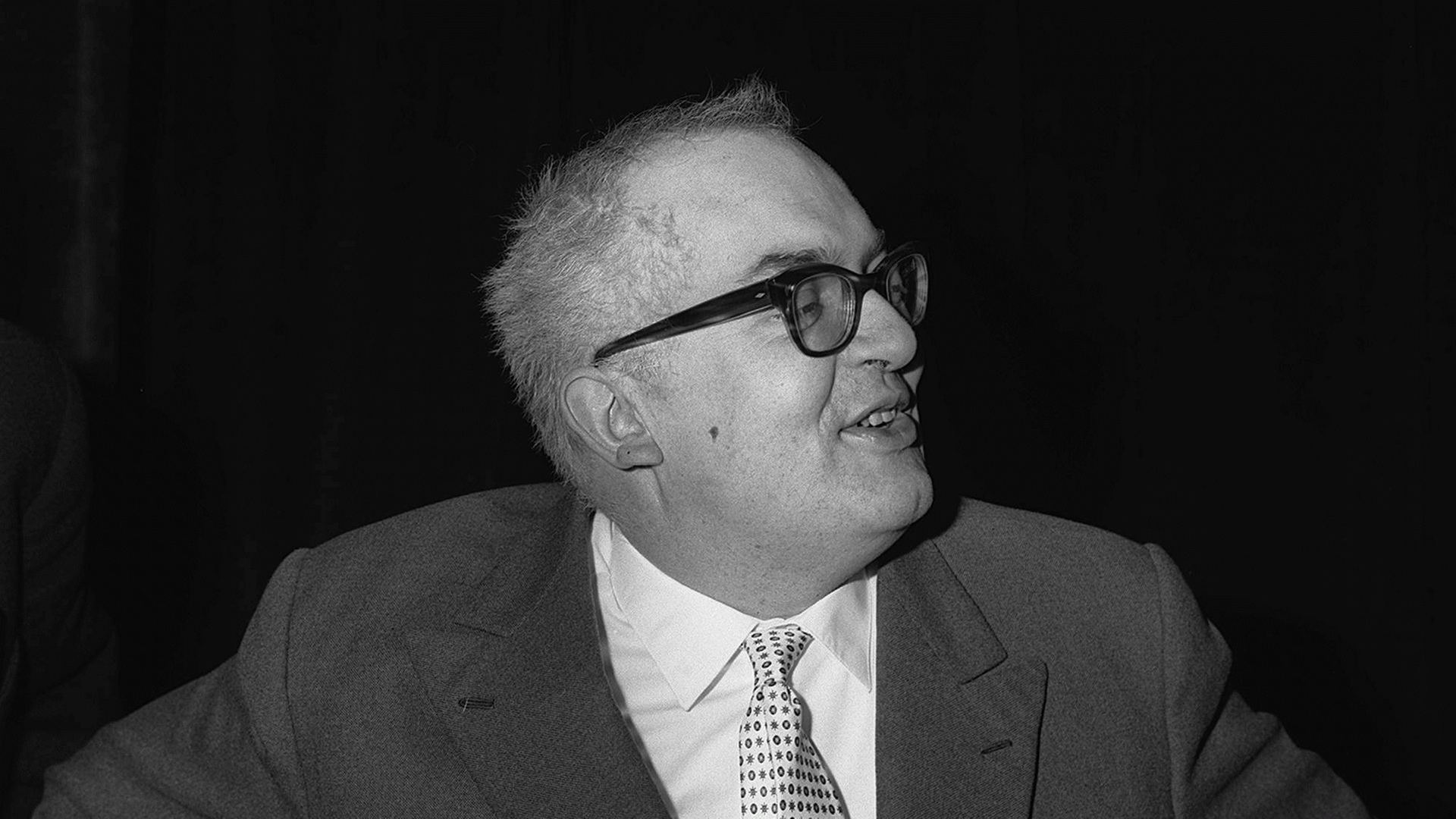 Porträt des Schweizer Schriftstellers, Dramatikers und Essayisten Friedrich Dürrenmatt (1921-1990). Porträt des Schweizer Schriftstellers, Dramatikers und Essayisten Friedrich Dürrenmatt (1921-1990).