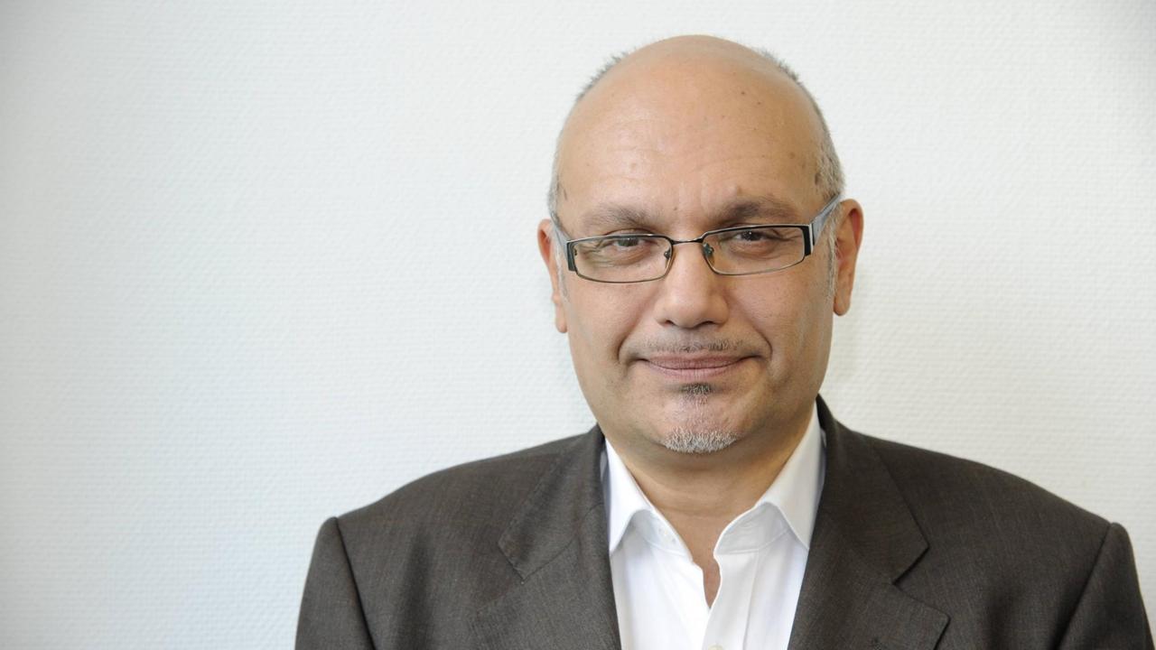 Der Schriftsteller Zafer Senocak Der Schriftsteller Zafer Senocak