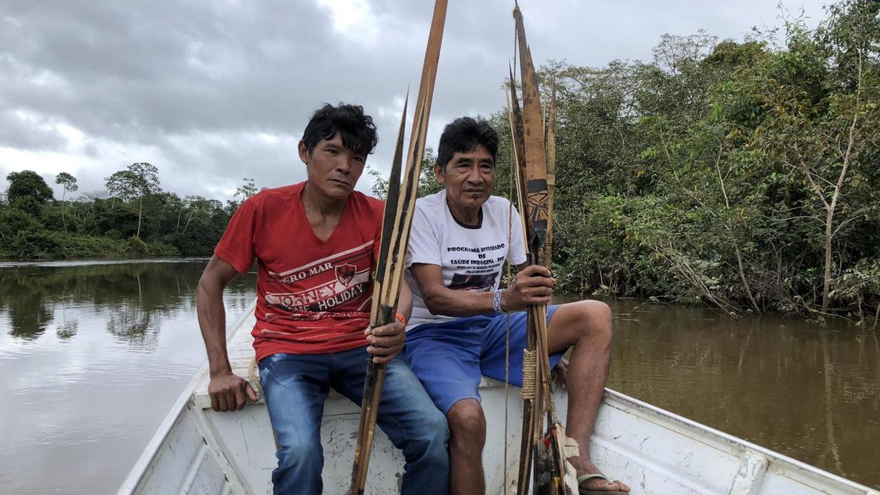 Das Verhältnis von Präsident Bolsonaro zu den Indigenen ist gespannt - Krieger vom Stamm der Parakanã am Rio Xingú. Das Verhältnis von Präsident Bolsonaro zu den Indigenen ist gespannt - Krieger vom Stamm der Parakanã am Rio Xingú.