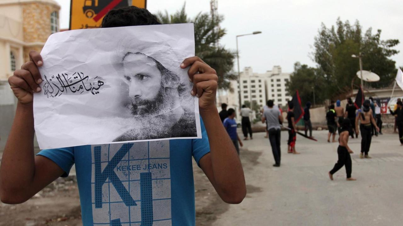 Proteste in Bahrain gegen die Hinrichtung des Geistlichen Sheikh Nimr al-Nimr Proteste in Bahrain gegen die Hinrichtung des Geistlichen Sheikh Nimr al-Nimr