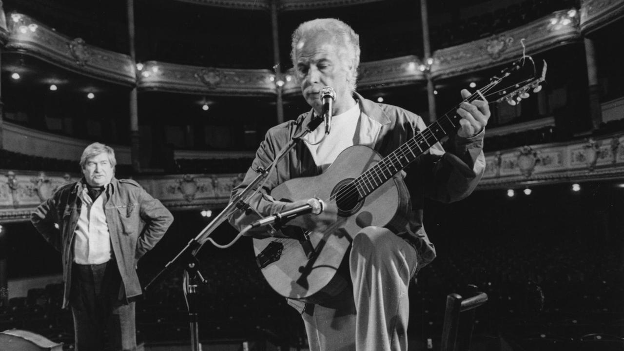 Der Chansonnier Georges Brassens im Mai 1981 vor einem Konzert in Montpellier Der Chansonnier Georges Brassens im Mai 1981 vor einem Konzert in Montpellier
