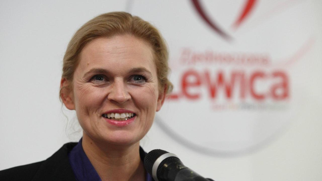 Barbara Nowacka führt die linke Gruppierung Initiative Polen. Hier auf einer Pressekonferenz der Partei Vereinigte Linke vor der Parlamentswahl in Polen. Barbara Nowacka führt die linke Gruppierung Initiative Polen. Hier auf einer Pressekonferenz der Partei Vereinigte Linke vor der Parlamentswahl in Polen.