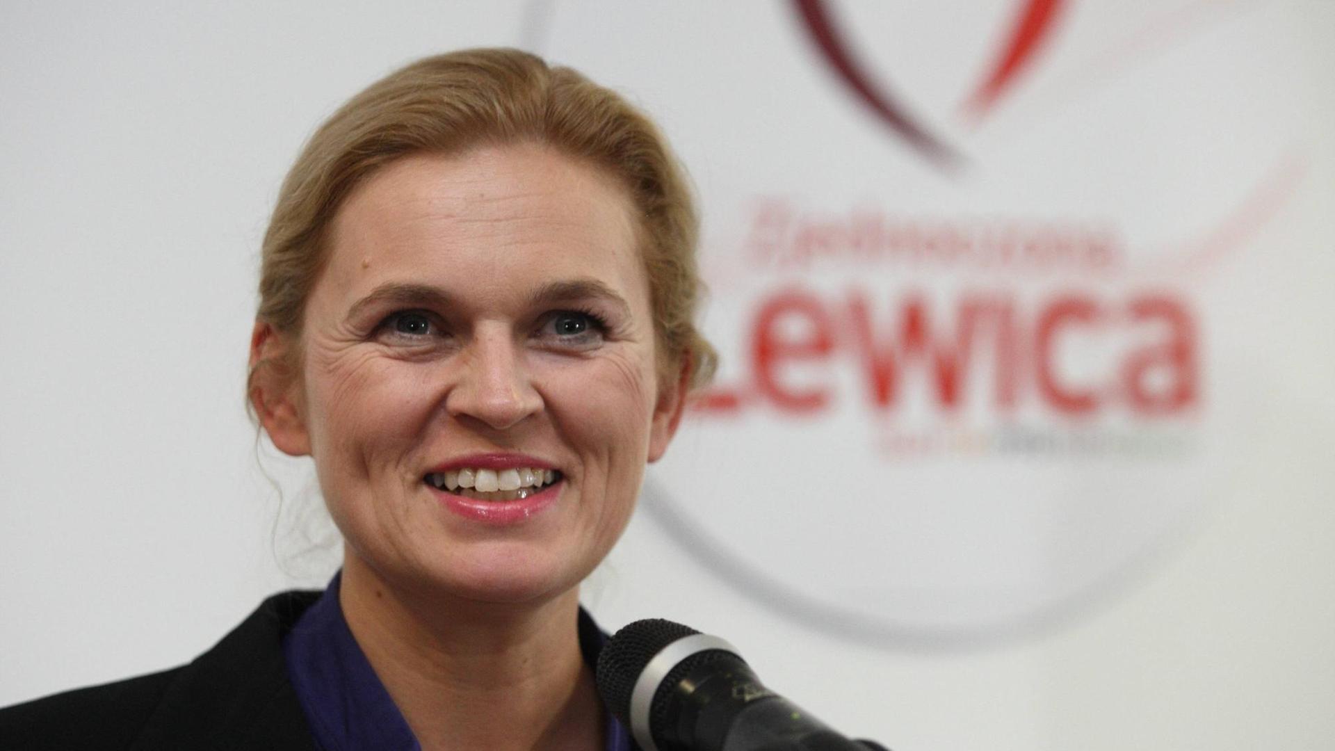 Barbara Nowacka führt die linke Gruppierung Initiative Polen. Hier auf einer Pressekonferenz der Partei Vereinigte Linke vor der Parlamentswahl in Polen. Barbara Nowacka führt die linke Gruppierung Initiative Polen. Hier auf einer Pressekonferenz der Partei Vereinigte Linke vor der Parlamentswahl in Polen.