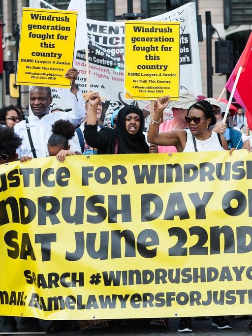 Demonstranten in London fordern am ersten offiziellen Windrush Tag Gerechtigkeit für die sogenannte Windrush Generation. (22. Juni 2019)
