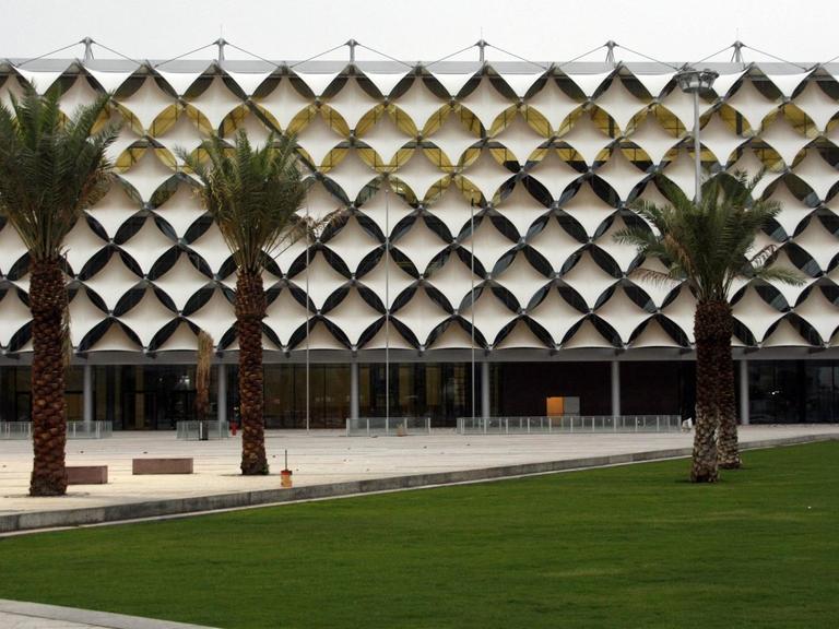 April 29, 2013 - Riyadh, Saudi Arabia - Facade of King Fahad National Library in Riyadh. Riyadh Saudi Arabia PUBLICATIONxINxGERxSUIxAUTxONLY - ZUMAp133 April 29 2013 Riyadh Saudi Arabia facade of King Fahad National Library in Riyadh Riyadh Saudi Arabia PUBLICATIONxINxGERxSUIxAUTxONLY ZUMAp133