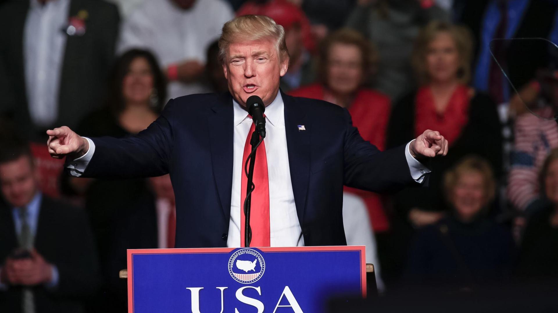 Donald Trump spricht vor Anhängern in Pennsylvania. Donald Trump spricht vor Anhängern in Pennsylvania.