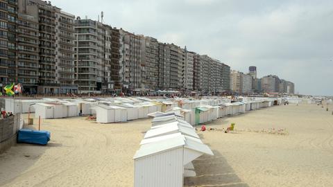 Die Strandpromenade des belgischen Seebads Knokke, aufgenommen am 28.08.2013.