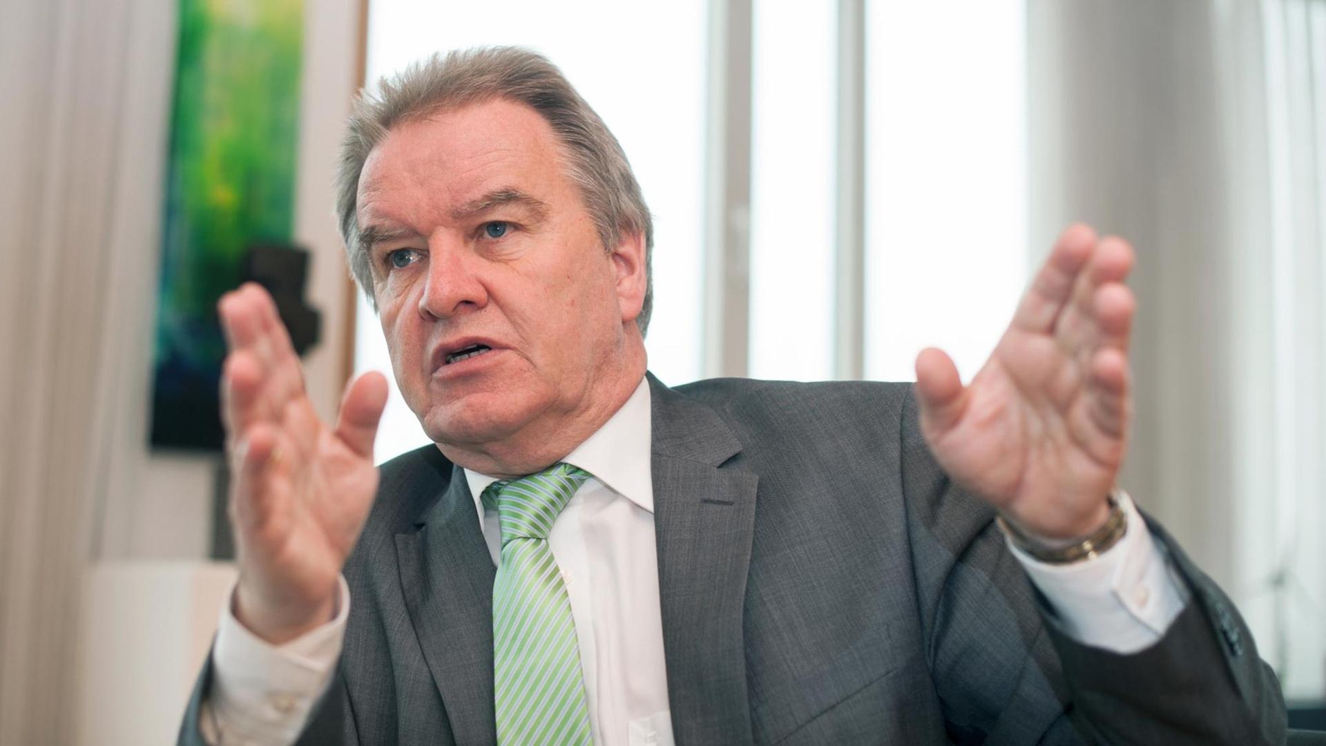 Der baden-württembergische Energie- und Umweltminister Franz Untersteller (Grüne). Der baden-württembergische Energie- und Umweltminister Franz Untersteller (Grüne).