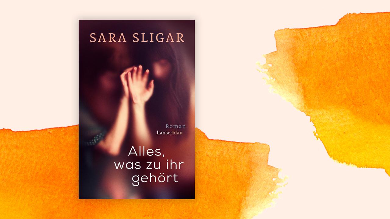 Das Buchcover "Alles, was zu ihr gehört" von Sara Sligar ist vor einem grafischen Hintergrund zu sehen.

