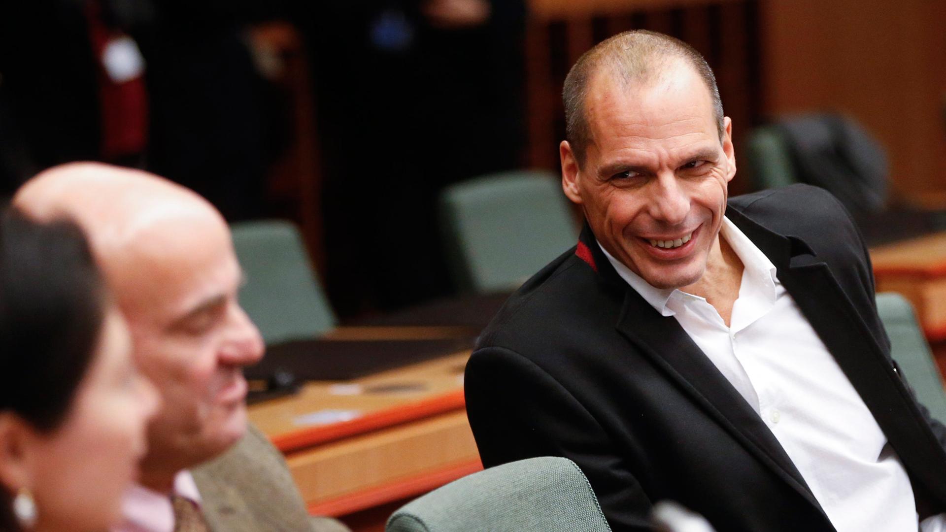 Der griechische Finanzminister Giannis Varoufakis vor dem Treffen der Euro-Finanzminister in Brüssel Der griechische Finanzminister Giannis Varoufakis vor dem Treffen der Euro-Finanzminister in Brüssel