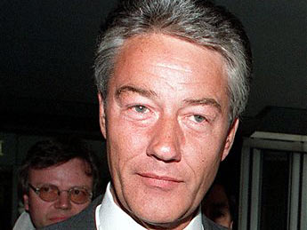 Der SPD-Politiker Björn Engholm, aufgenommen am 3. Mai 1993 in Bonn. Der SPD-Politiker Björn Engholm, aufgenommen am 3. Mai 1993 in Bonn.