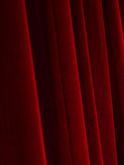 Ein roter Theatervorhang