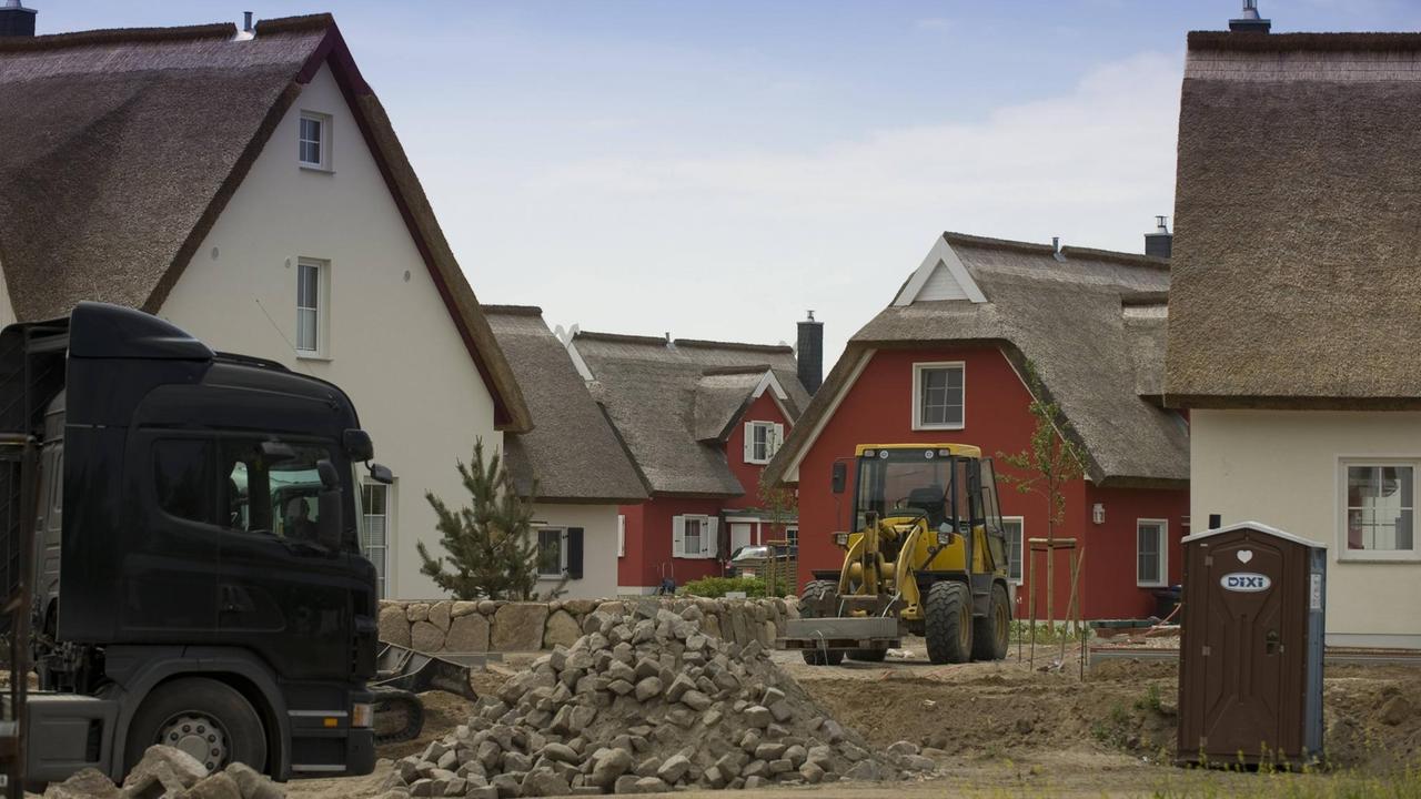 Neugebaute Ferienhäuser in Breege auf der Insel Rügen Neugebaute Ferienhäuser in Breege auf der Insel Rügen