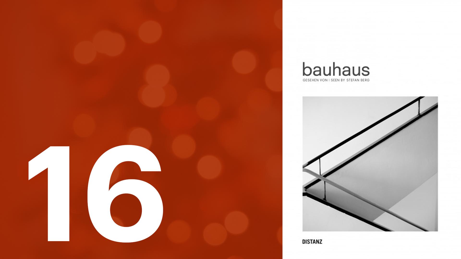 Thorsten Jantschek, Abteilungsleiter "Aktuelle Kultur und Politik" beim Deutschlandfunk Kultur, begeistert sich für "bauhaus: gesehen von/seen by Stefan Berg". Thorsten Jantschek, Abteilungsleiter "Aktuelle Kultur und Politik" beim Deutschlandfunk Kultur, begeistert sich für "bauhaus: gesehen von/seen by Stefan Berg".