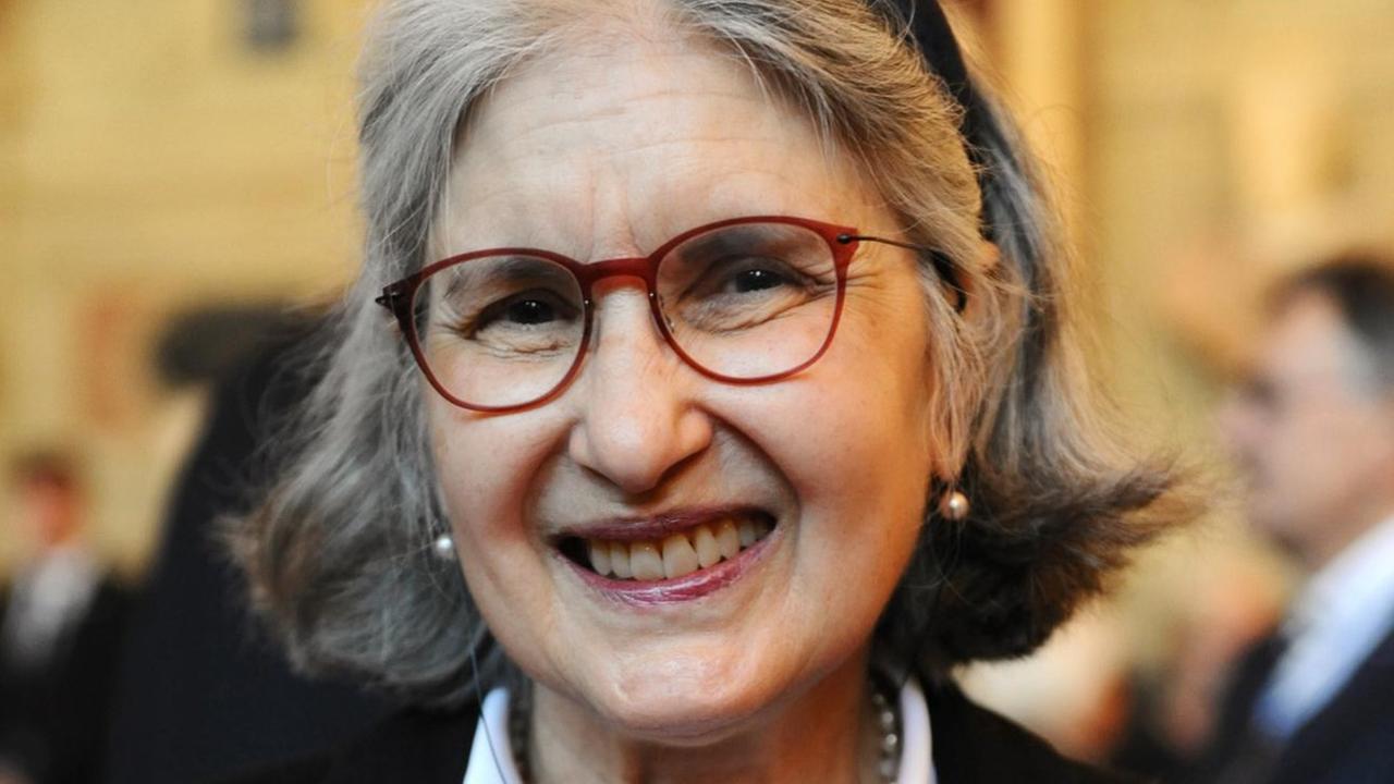 Die US-amerikanische Wissenschaftshistorikerin und Direktorin am Max-Planck-Institut für Wissenschaftsgeschichte in Berlin, Lorraine Daston, im Antiquarium der Residenz in München. Die US-amerikanische Wissenschaftshistorikerin und Direktorin am Max-Planck-Institut für Wissenschaftsgeschichte in Berlin, Lorraine Daston, im Antiquarium der Residenz in München.
