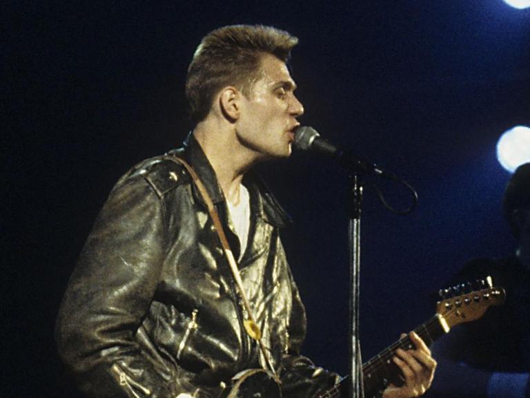 Paul Simonon von The Clash bei einem Konzert der "Out of Control"-Tour in der Brixton Academy. London, 06.12.1984