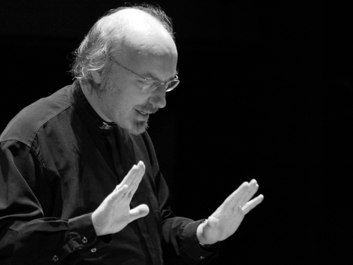 Der Dirigent und Komponist Johannes Kalitzke