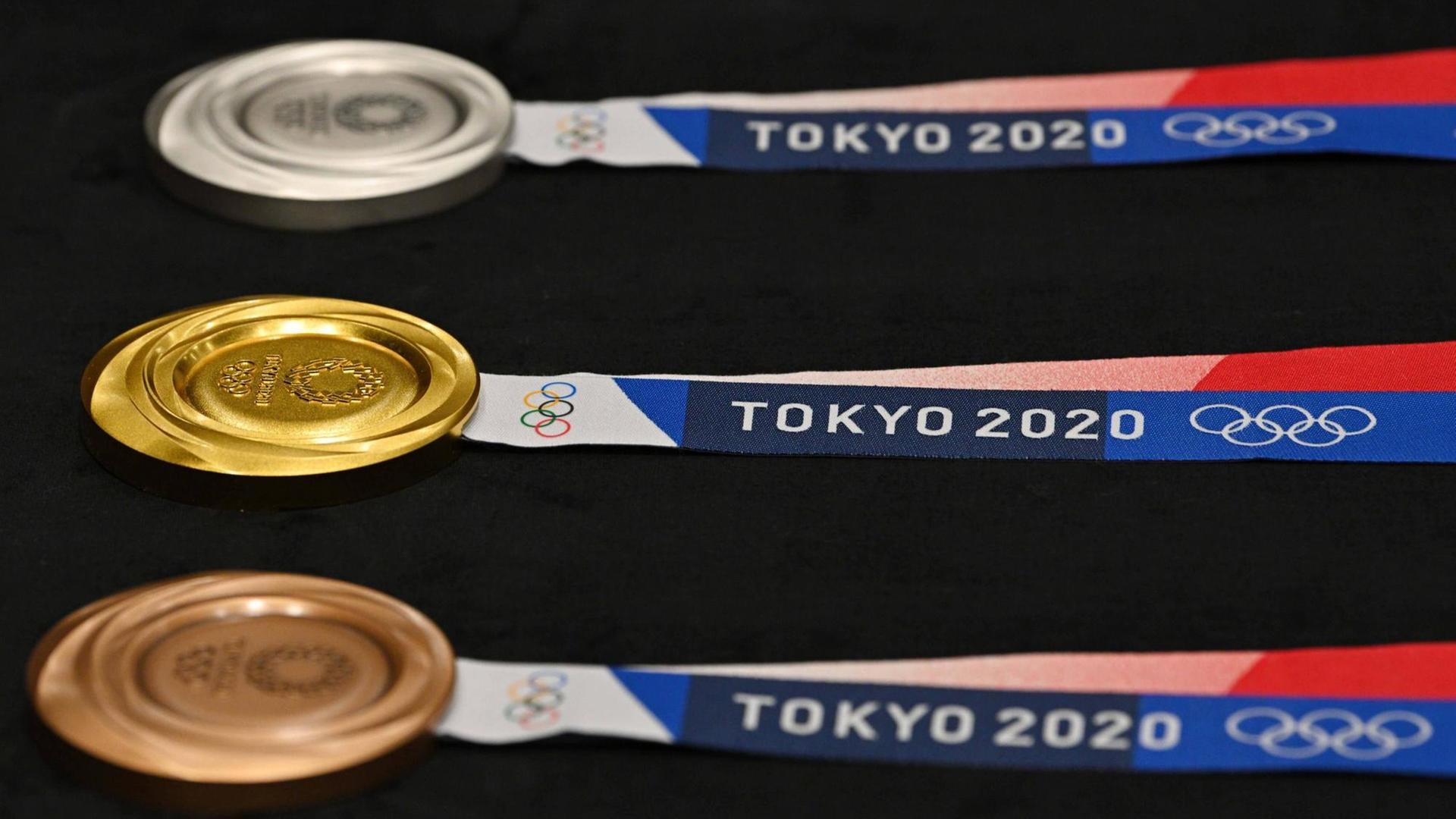 Die Bronze-, Silber- und Gold-Medaillen für die Olympischen Spiele in Tokio 2020.