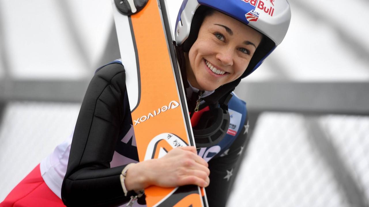 US-Skispringerin Sarah Hendrickson beim Weltcup in Oslo im März 2017. US-Skispringerin Sarah Hendrickson beim Weltcup in Oslo im März 2017.