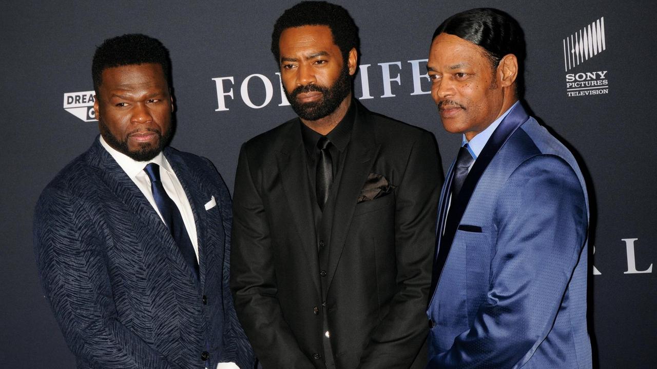 Produzent Curtis Jackson (aka 50 Cent), Schauspieler Nicholas Pinnock und Isaac Wright Junior bei der Premiere der Serie "For Life" Produzent Curtis Jackson (aka 50 Cent), Schauspieler Nicholas Pinnock und Isaac Wright Junior bei der Premiere der Serie "For Life"