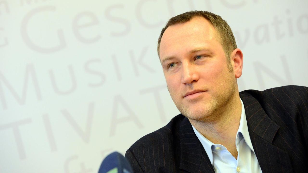 Der ukünftige Intendant des Nationaltheaters Mannheim Christian Holtzhauer. Aufnahme 2013. Der ukünftige Intendant des Nationaltheaters Mannheim Christian Holtzhauer. Aufnahme 2013.