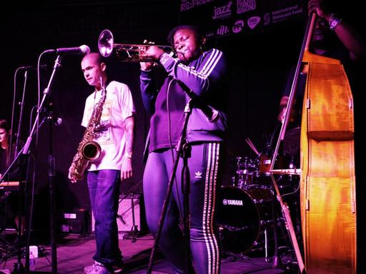 Sarah Tandy, Binker Golding, Sheila Maurice-Grey und Mutale Chashi auf der Bühne beim Jazz Re:freshed Festival Austin, Texas.