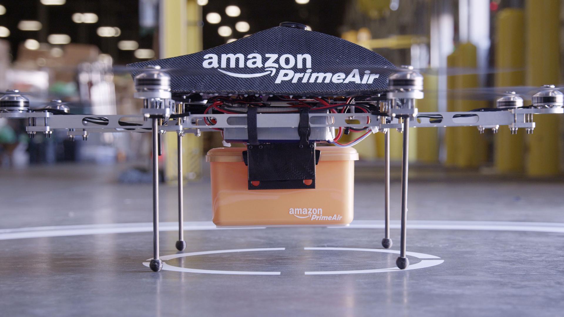 Eine Mini-Drohne des Online-Händlers Amazon
