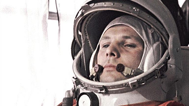 Der erste Mensch im All – kein Brite und gut zehn Jahre später: Juri Gagarin auf dem Weg zum Start 1961
