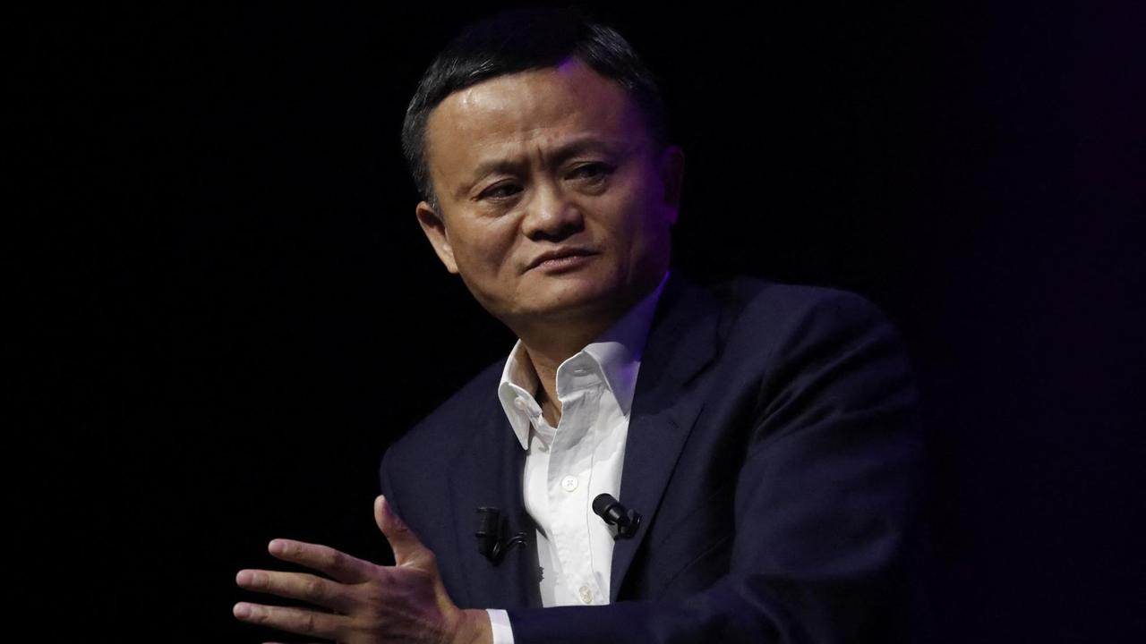 Der Gründer und CEO von Alibaba, Jack Ma, wird von Maurice Levy in der VivaTech-Ausstellung im Palais des Expositions der Porte de Versailles in Paris, interviewt. Foto: Henri Szwarc/ABACAPRESS.COM