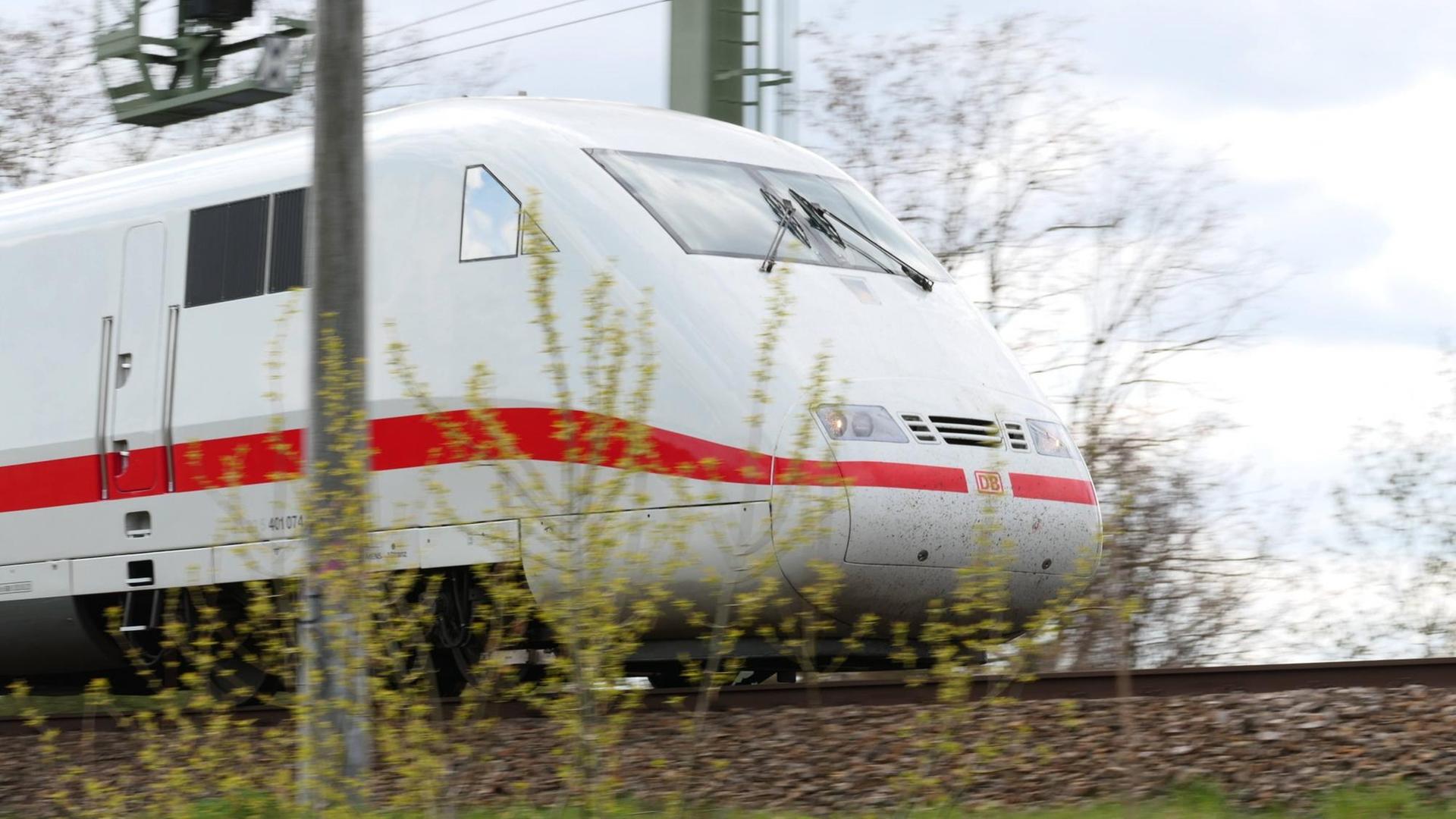 Deutsche Bahn - Fernverkehr läuft nach Kabelbrand wieder