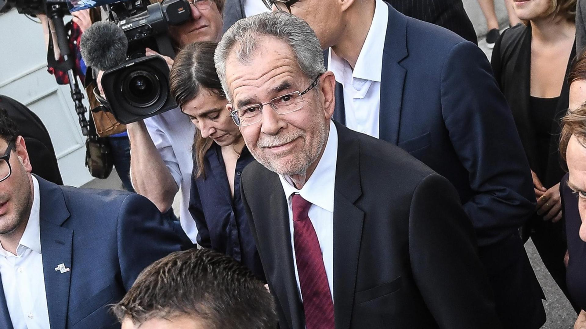 Der künftige österreichische Bundespräsident Alexander Van der Bellen nach seinem Wahlsieg am 23.05.2016. Der künftige österreichische Bundespräsident Alexander Van der Bellen nach seinem Wahlsieg am 23.05.2016.