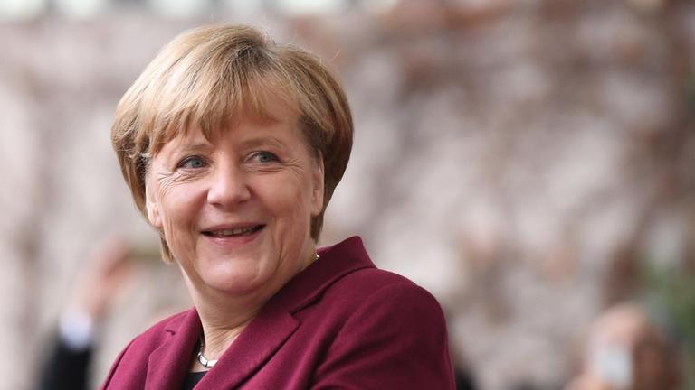 Angela Merkel bei einem Besuch von François Hollande in Berlin